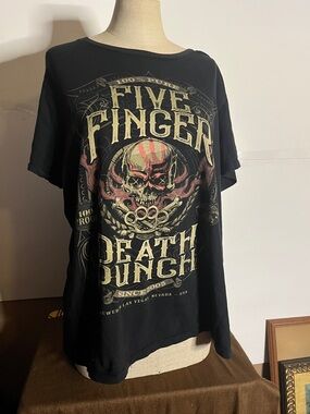 Five finger death punch graphic Tshirt